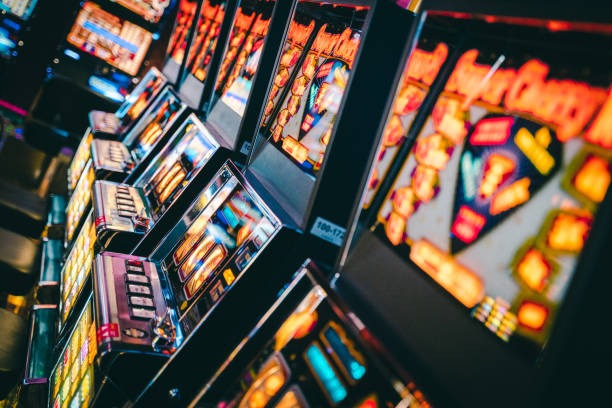 kelas4d platform showing football, live-dealer, slots, and esports game categories